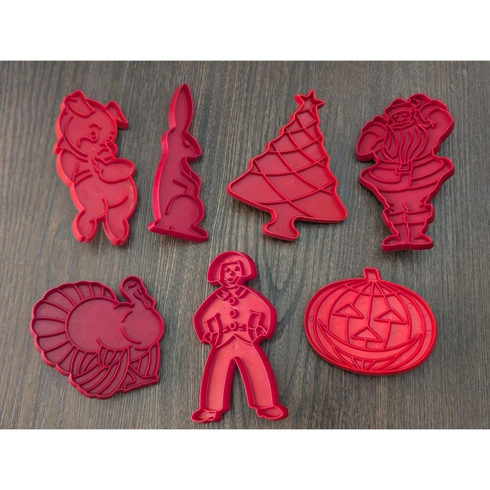 VTG Tupperware Cookie Cutters Plastic Christmas Easter Halloween Thanksgiving